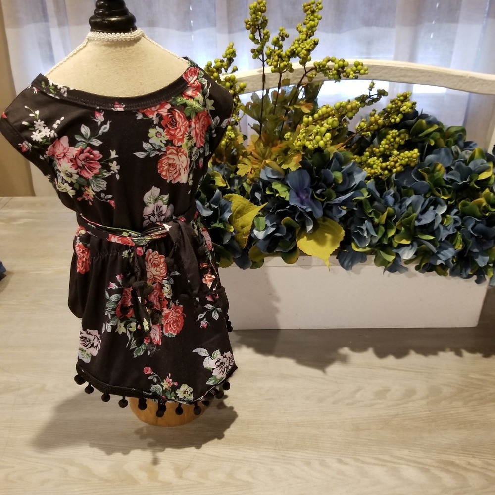 Cute black 🖤 floral romper with pompoms